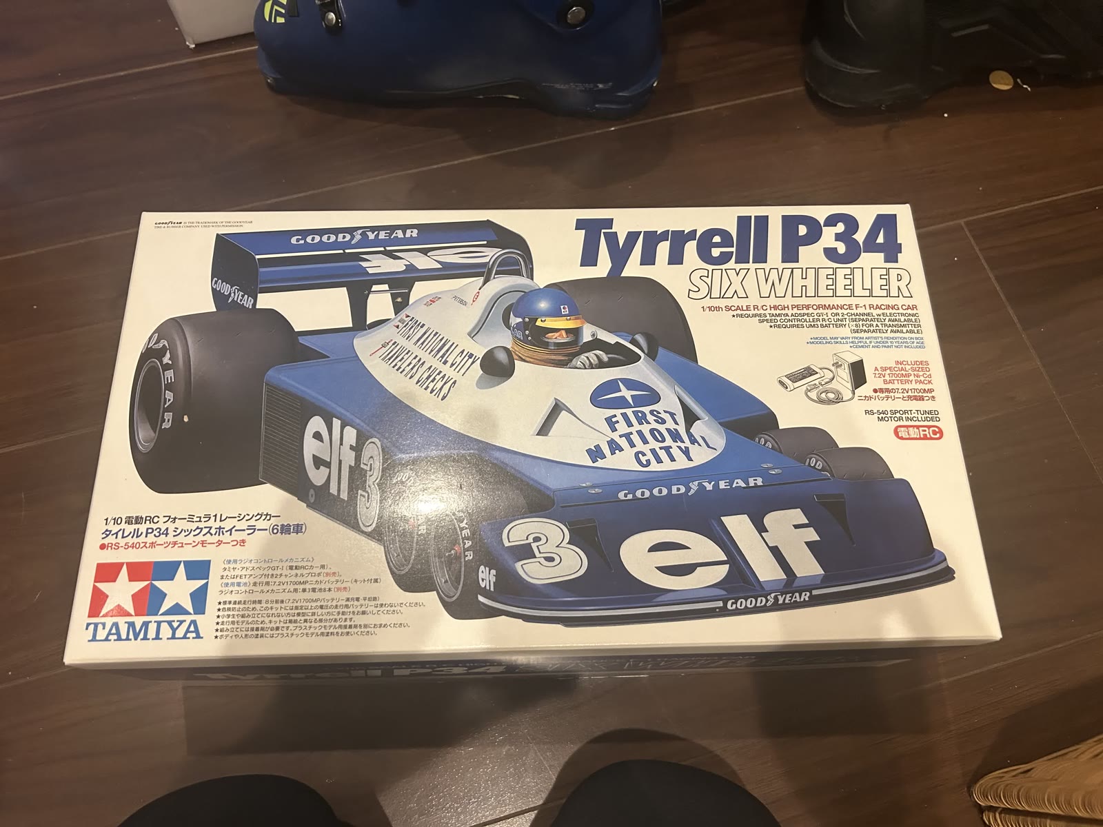 タミヤ ITEM 49154 タイレルP34 シックスホイーラー初回復刻版の箱絵を近くから撮った写真